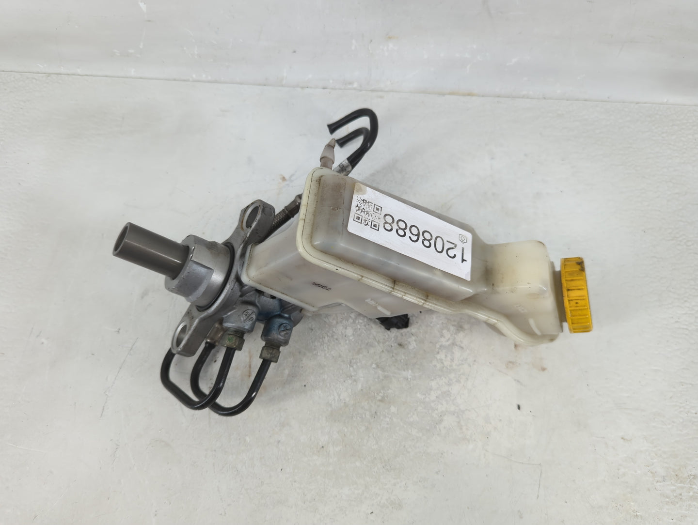 2013-2021 Chevrolet Trax Brake Master Cylinder - Oemusedautoparts1.com