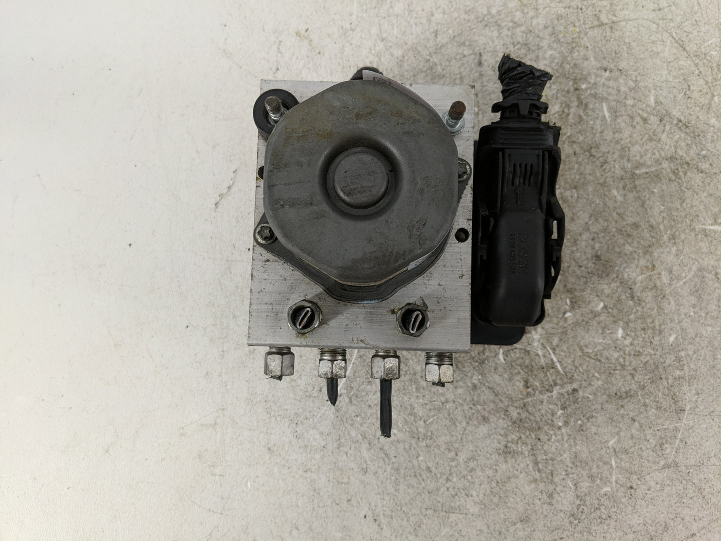 2016 Chevrolet Trax ABS Pump Control Module Replacement P/N:P05154911AG Fits OEM Used Auto Parts - Oemusedautoparts1.com