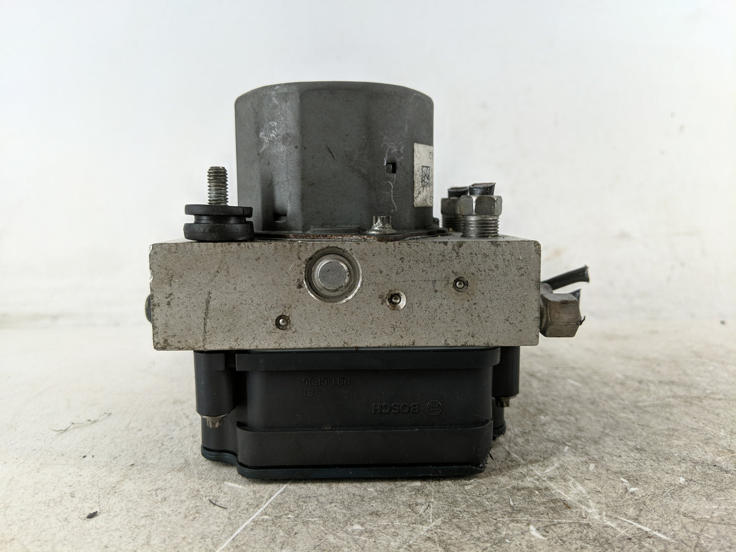 2016 Chevrolet Trax ABS Pump Control Module Replacement P/N:P05154911AG Fits OEM Used Auto Parts - Oemusedautoparts1.com