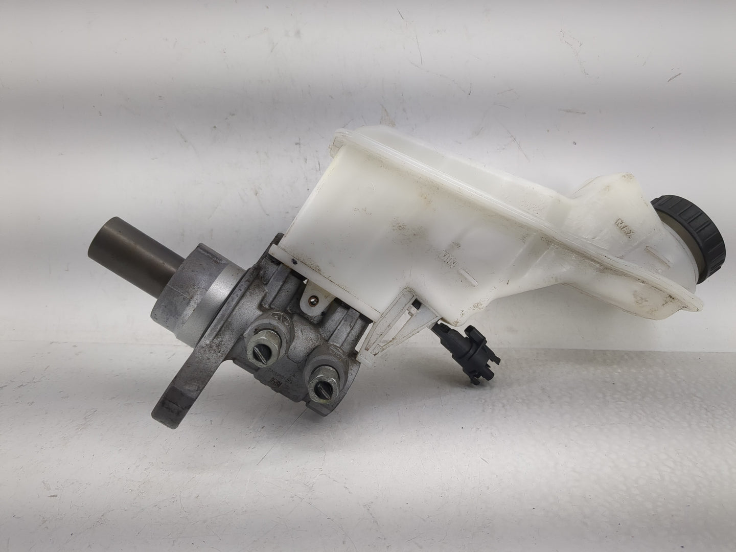 2013-2021 Chevrolet Trax Brake Master Cylinder - Oemusedautoparts1.com