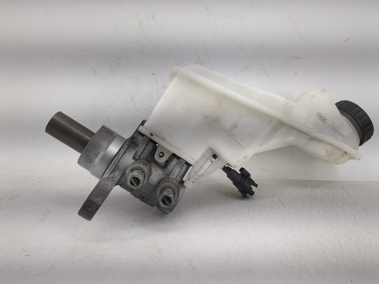 2013-2021 Chevrolet Trax Brake Master Cylinder - Oemusedautoparts1.com