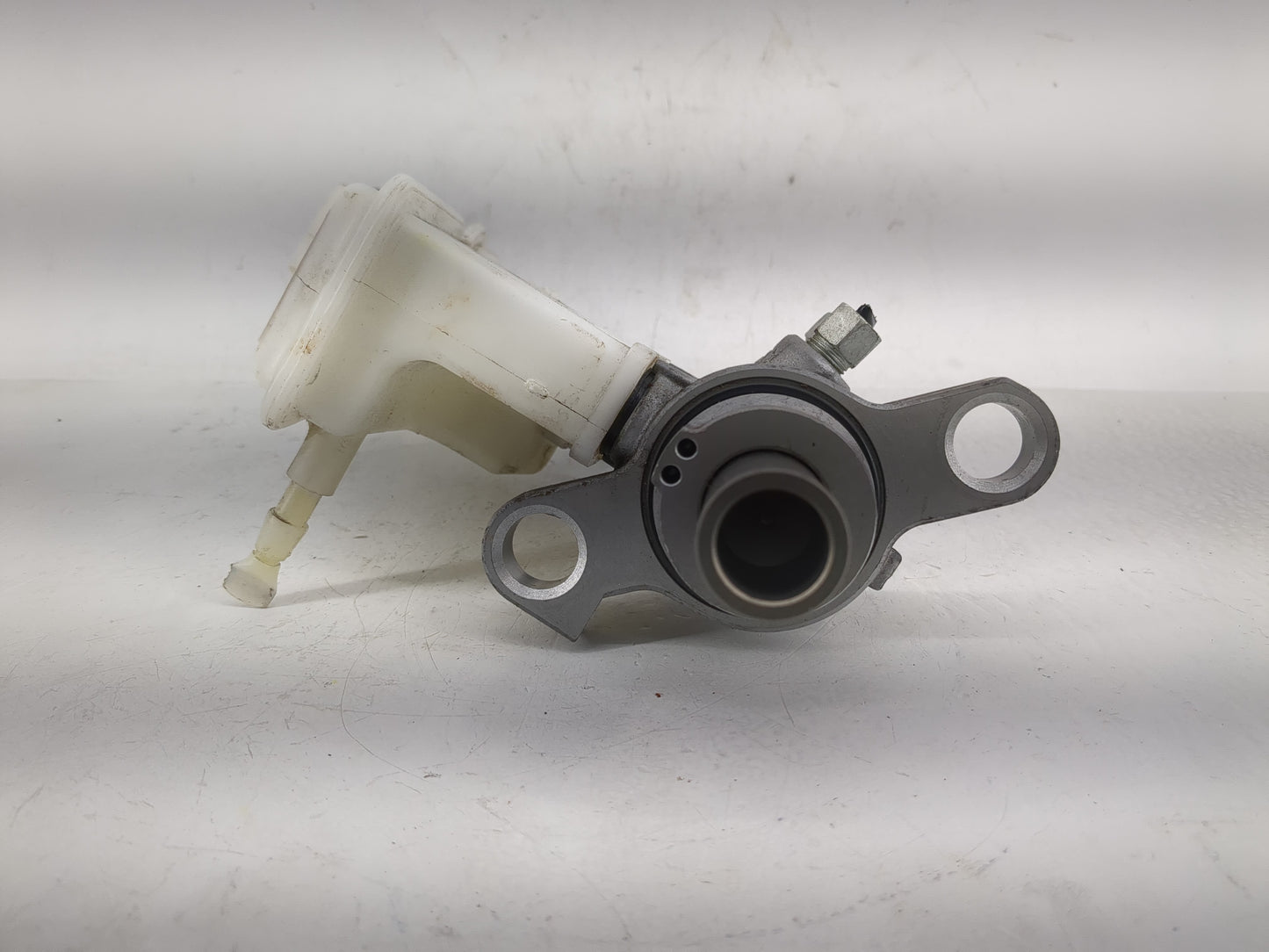 2013-2021 Chevrolet Trax Brake Master Cylinder - Oemusedautoparts1.com