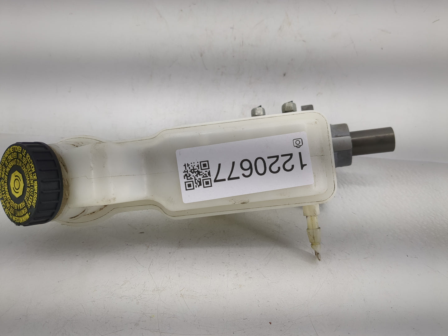 2013-2021 Chevrolet Trax Brake Master Cylinder - Oemusedautoparts1.com