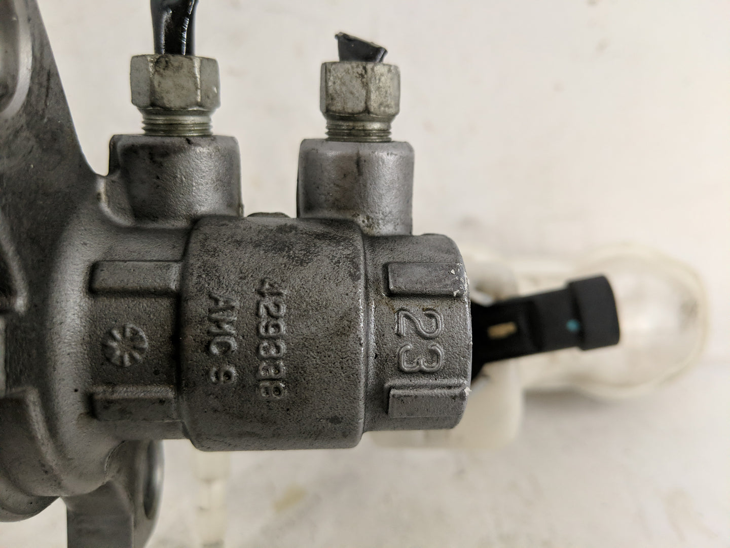 2013-2021 Chevrolet Trax Brake Master Cylinder 1221123 - Oemusedautoparts1.com