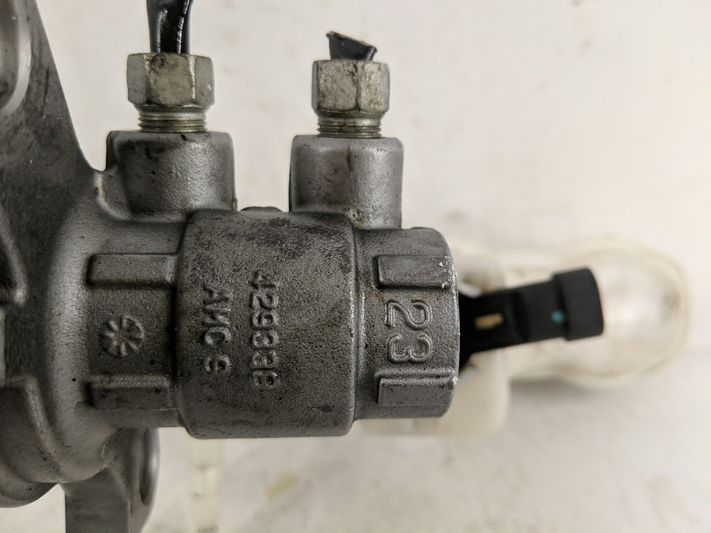2013-2021 Chevrolet Trax Brake Master Cylinder 1221123 - Oemusedautoparts1.com