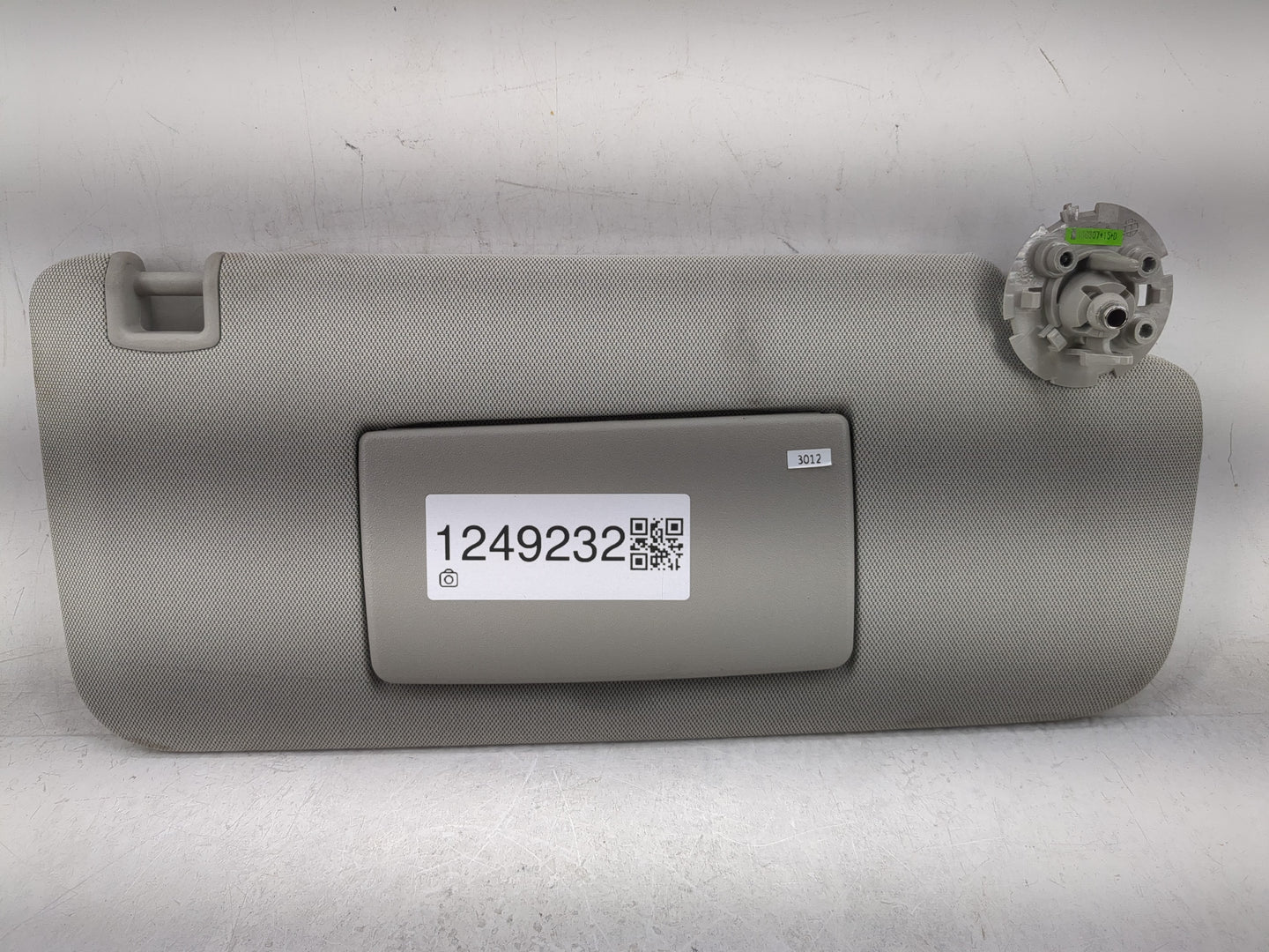 2015-2016 Chevrolet Trax Sun Visor Shade Replacement Driver Left Mirror Fits Fits 2015 2016 OEM Used Auto Parts - Oemusedaut