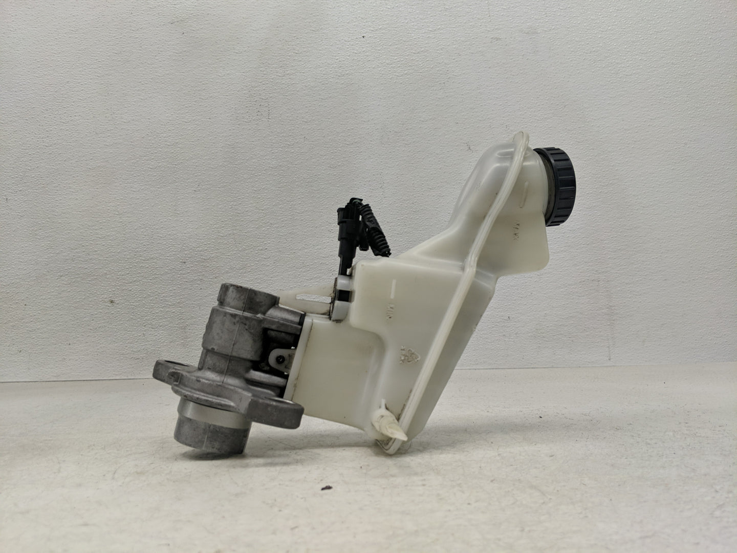2013-2021 Chevrolet Trax Brake Master Cylinder - Oemusedautoparts1.com