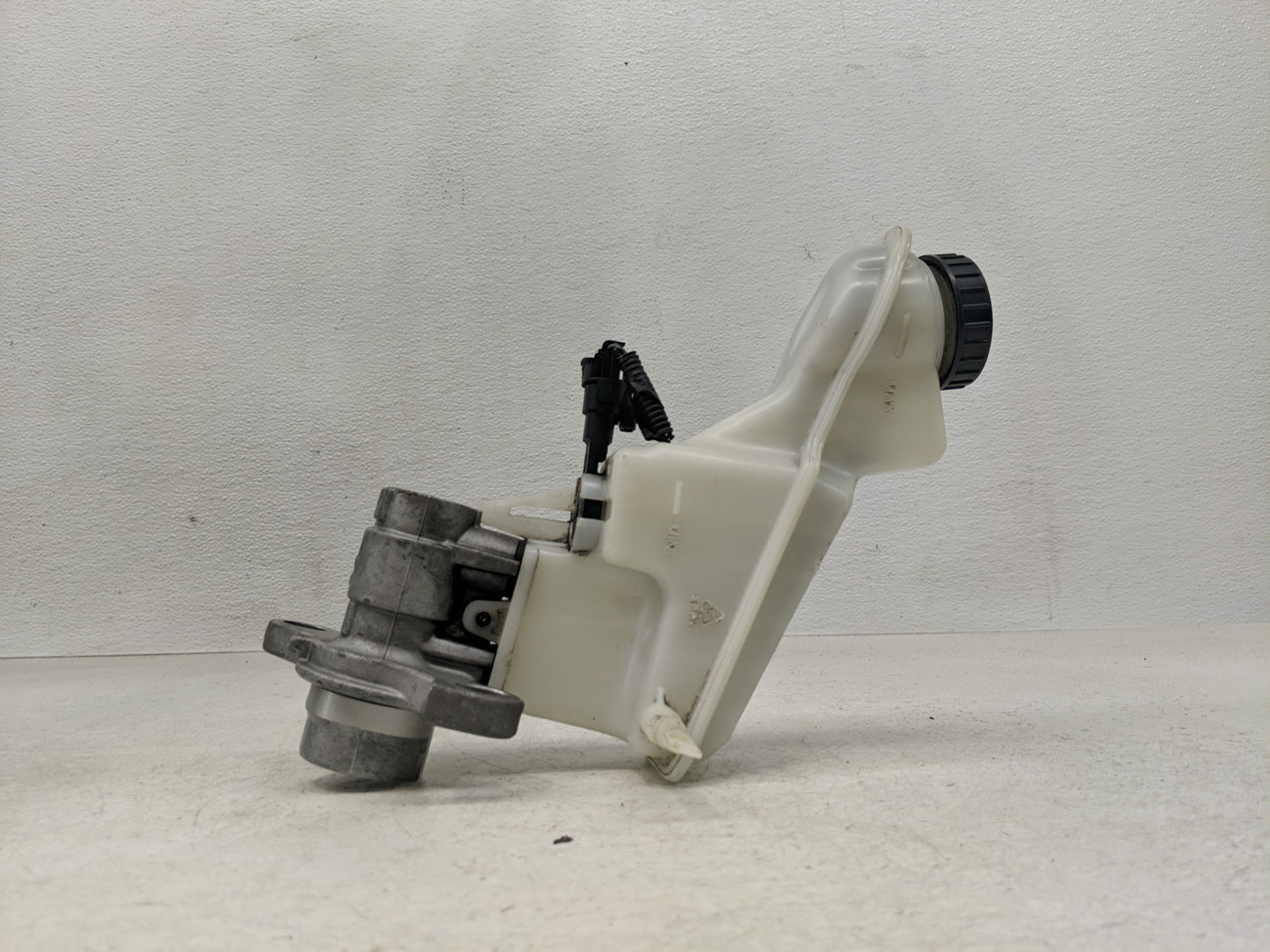 2013-2021 Chevrolet Trax Brake Master Cylinder - Oemusedautoparts1.com