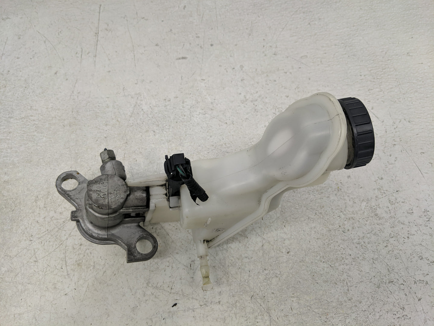 2013-2021 Chevrolet Trax Brake Master Cylinder - Oemusedautoparts1.com