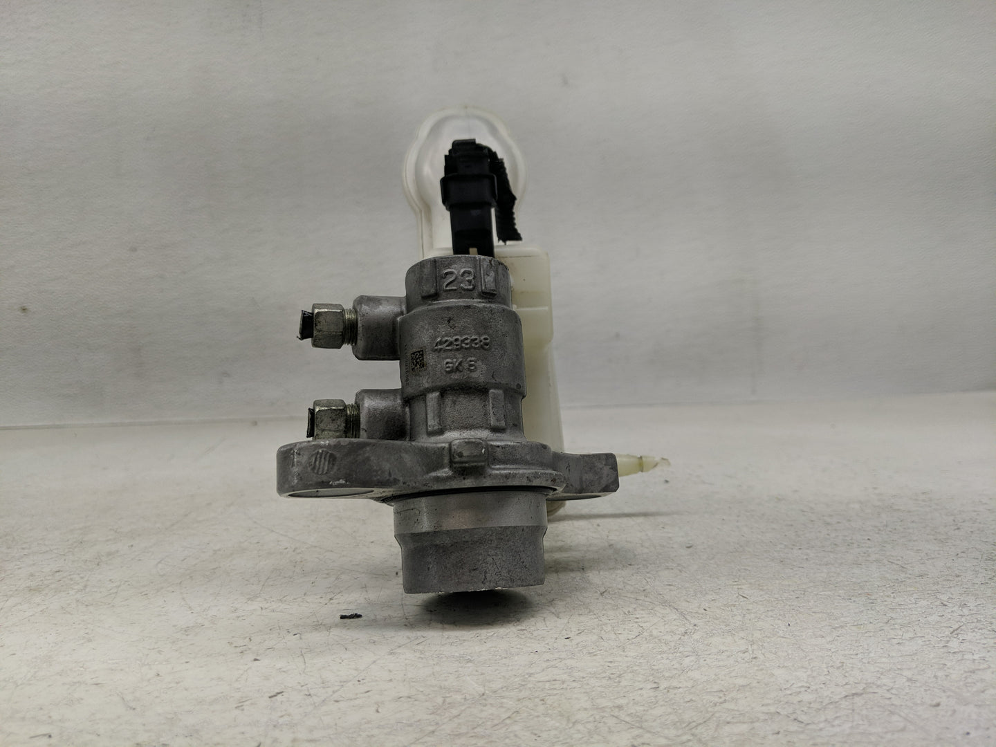 2013-2021 Chevrolet Trax Brake Master Cylinder - Oemusedautoparts1.com