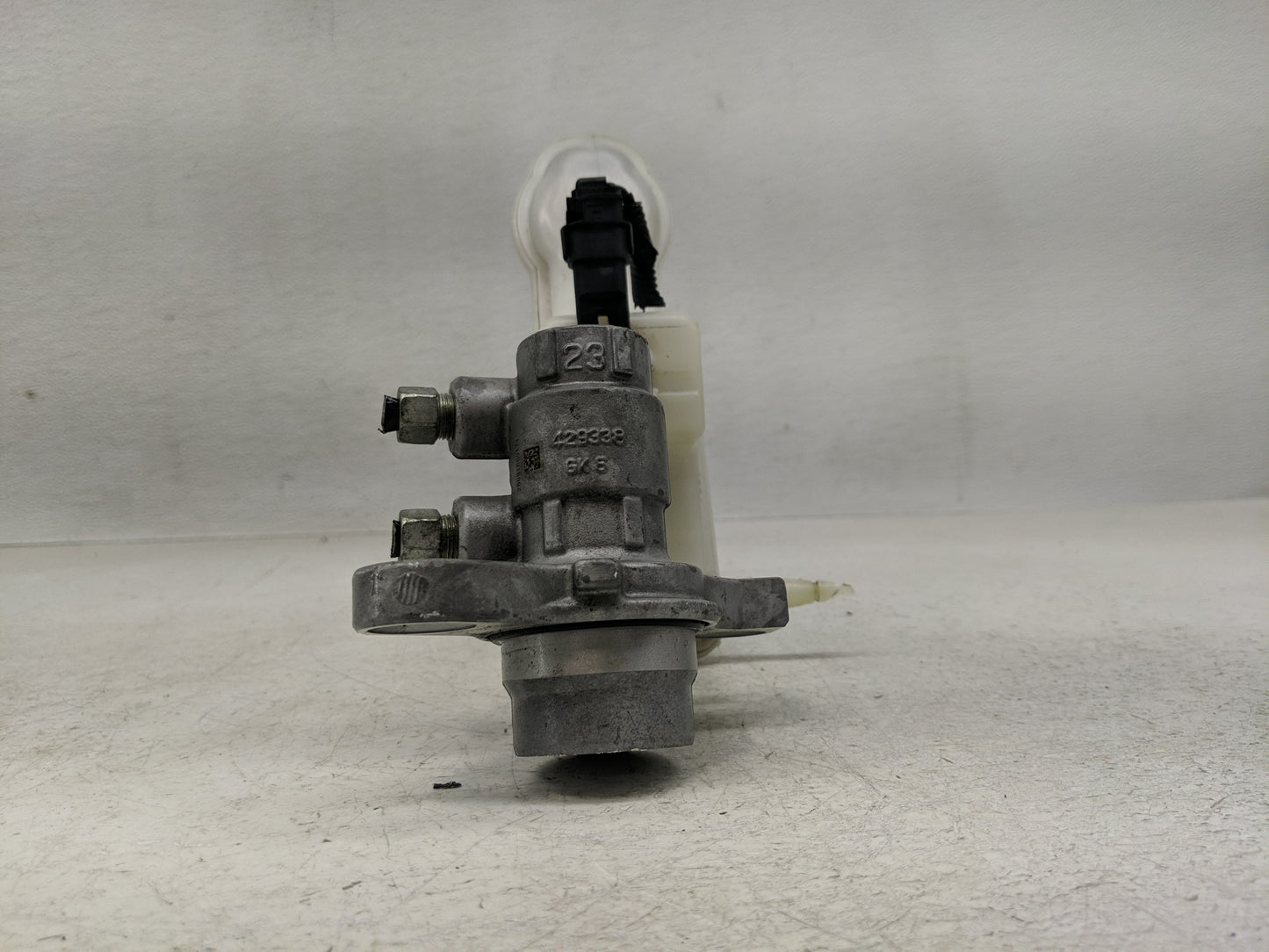 2013-2021 Chevrolet Trax Brake Master Cylinder - Oemusedautoparts1.com