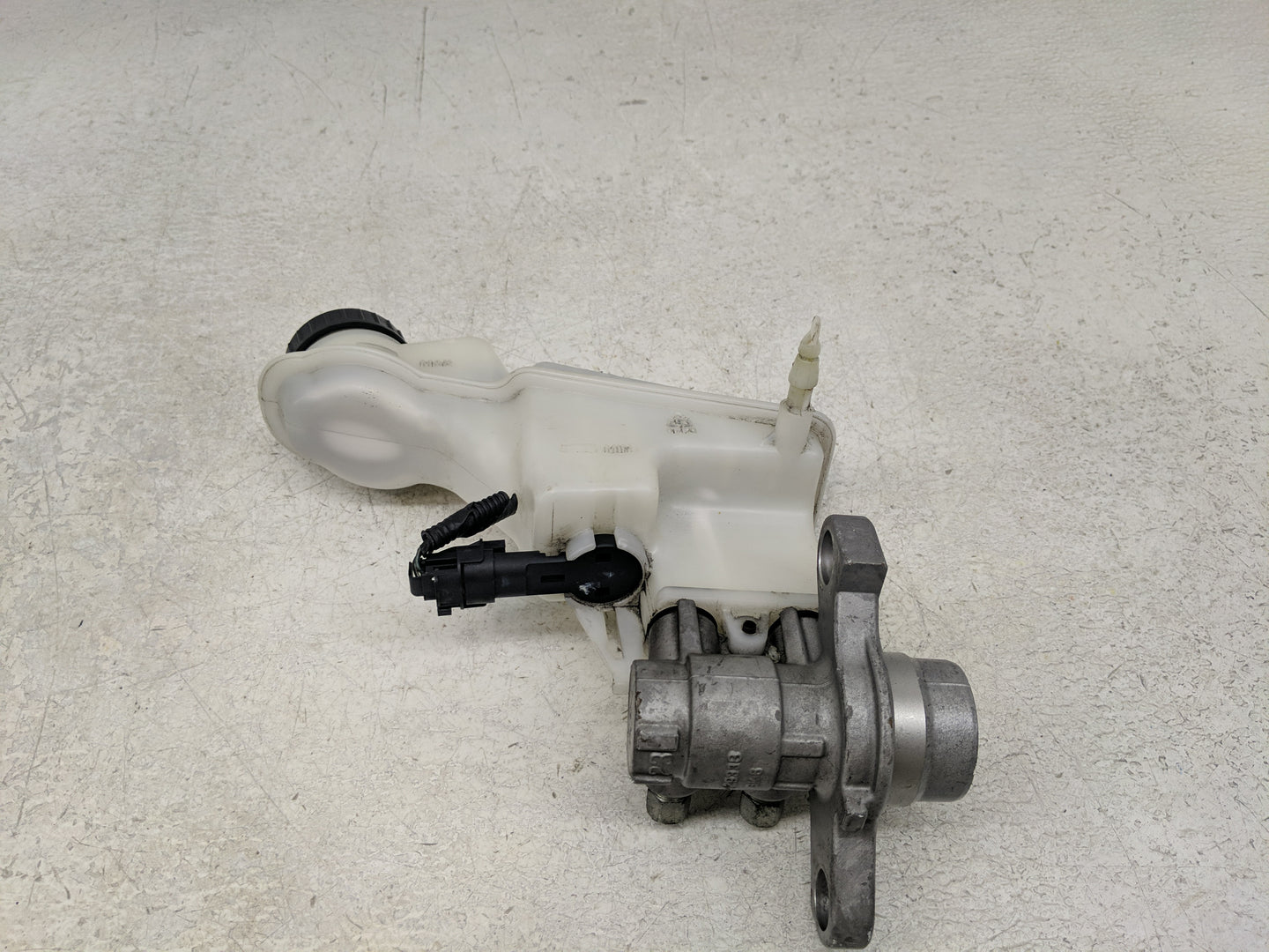 2013-2021 Chevrolet Trax Brake Master Cylinder - Oemusedautoparts1.com