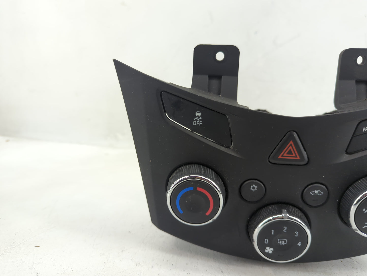 2016 Chevrolet Trax Climate Control Module Temperature AC/Heater Replacement P/N:545329302 94786519 Fits OEM Used Auto Parts