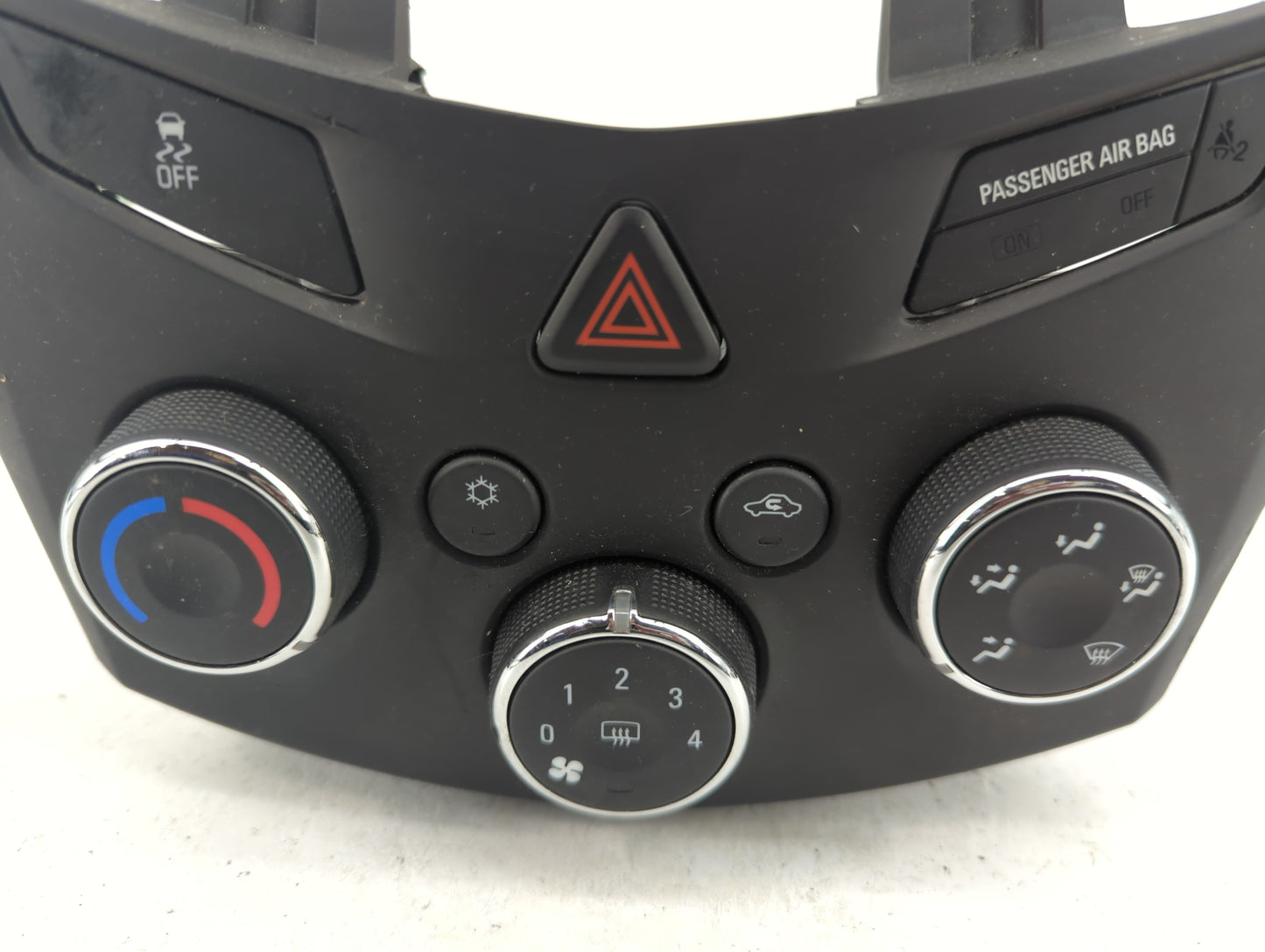 2016 Chevrolet Trax Climate Control Module Temperature AC/Heater Replacement P/N:545329302 94786519 Fits OEM Used Auto Parts