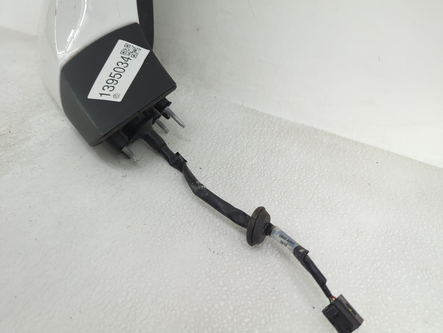 2015-2016 Chevrolet Trax Driver Side View Mirror - Left Door Mirror OEM Used - Oemusedautoparts1.com