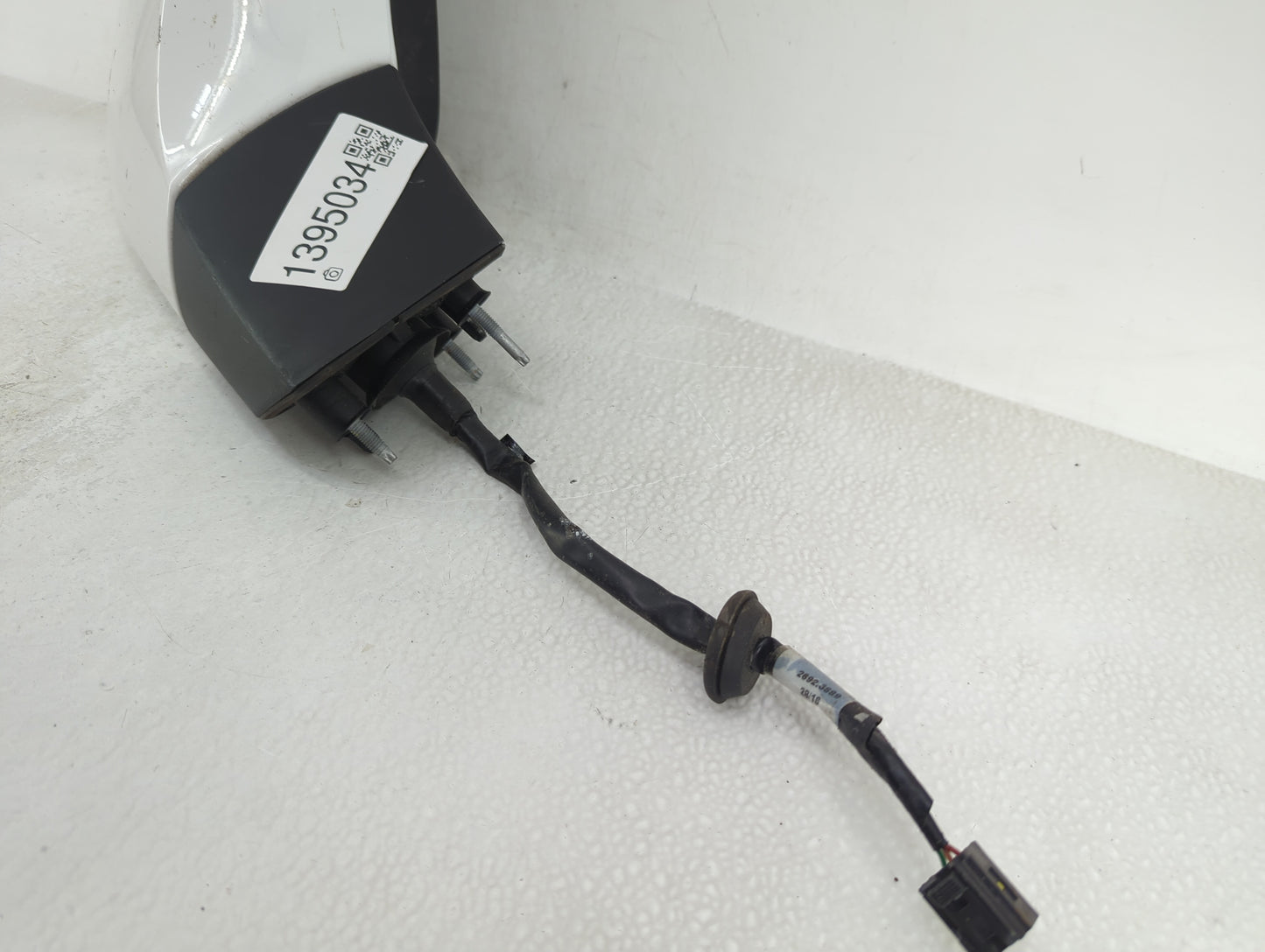 2015-2016 Chevrolet Trax Driver Side View Mirror - Left Door Mirror OEM Used - Oemusedautoparts1.com
