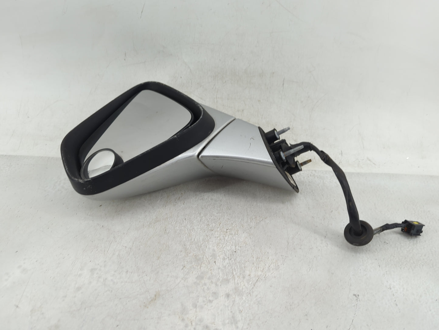 2015-2016 Chevrolet Trax Driver Side View Mirror - Left Door Mirror OEM Used - Oemusedautoparts1.com