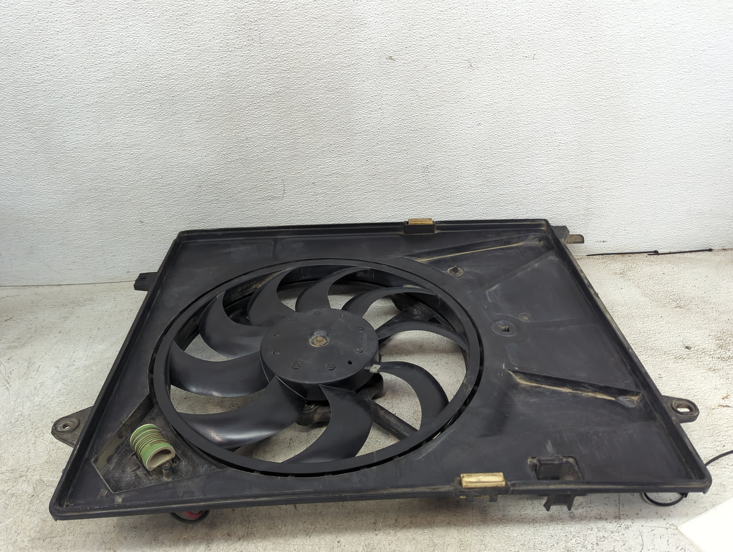 2014-2021 Chevrolet Trax Electric Radiator Cooling Fan Motor Assembly P/N:8D3440000 Fits OEM Used Auto Parts - Oemusedautopa