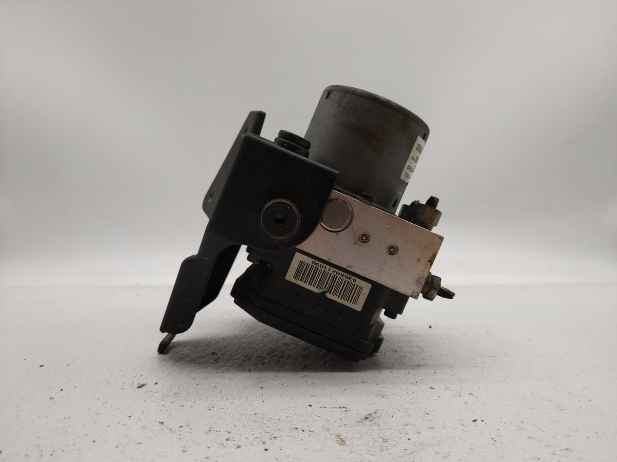2016 Chevrolet Trax Anti-Lock Brake ABS Pump Module Actuator OEM P/N:42403007 Fits OEM Used Auto Parts - Oemusedautoparts1.c