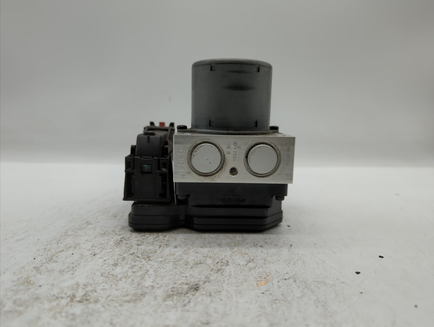 2016 Chevrolet Trax ABS Pump Control Module Replacement P/N:42403007 Fits OEM Used Auto Parts - Oemusedautoparts1.com