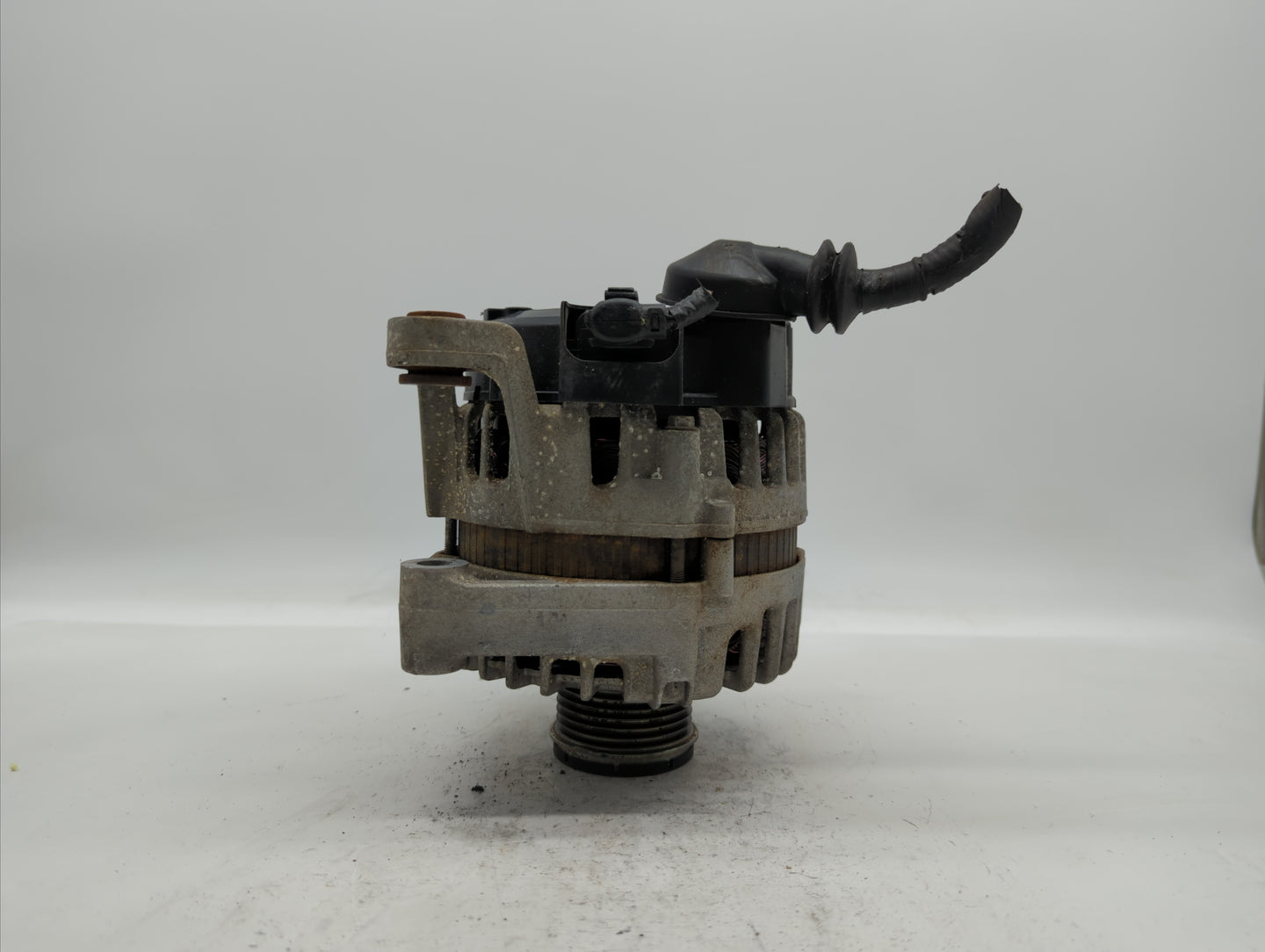 2013-2018 Chevrolet Trax Alternator Replacement Generator Charging Assembly Engine OEM P/N:13597226 13588289 Fits OEM Used A