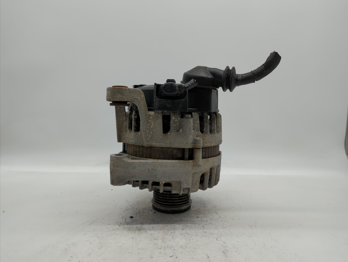 2013-2018 Chevrolet Trax Alternator Replacement Generator Charging Assembly Engine OEM P/N:13597226 13588289 Fits OEM Used A