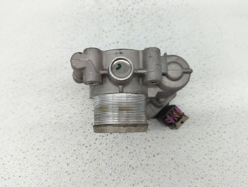 2013-2018 Chevrolet Trax Throttle Body P/N:55581662 12644239AA, 55565489 Fits Fits 2011 2012 2013 2014 2015 2016 2017 2018 2019 OEM Used Auto Parts