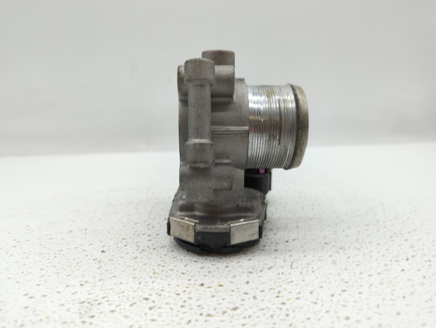2013-2018 Chevrolet Trax Throttle Body P/N:55581662 12644239AA, 55565489 Fits Fits 2011 2012 2013 2014 2015 2016 2017 2018 2