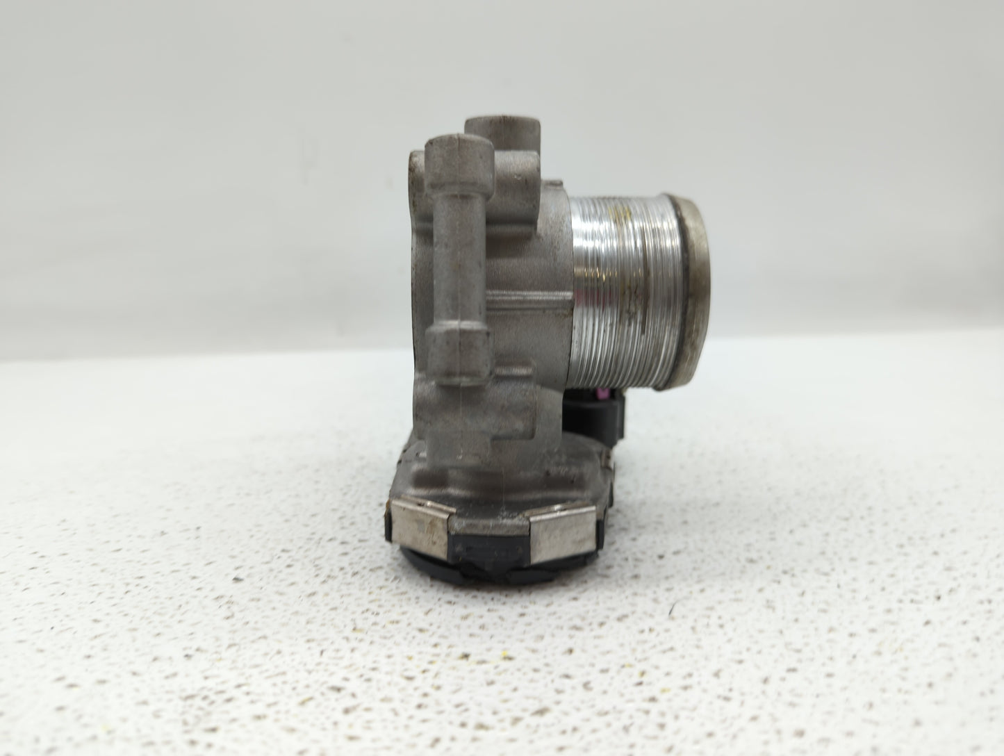 2013-2018 Chevrolet Trax Throttle Body P/N:55581662 12644239AA, 55565489 Fits Fits 2011 2012 2013 2014 2015 2016 2017 2018 2