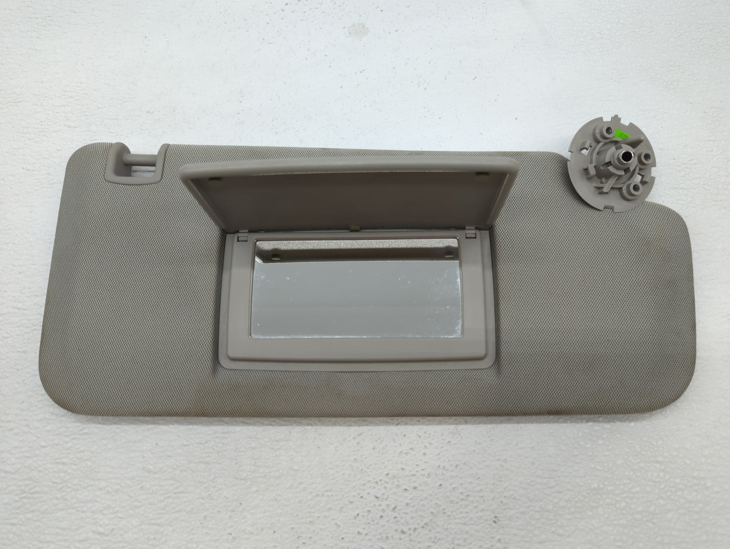 2015-2016 Chevrolet Trax Sun Visor Shade Replacement Passenger Right Mirror Fits Fits 2015 2016 OEM Used Auto Parts - Oemuse