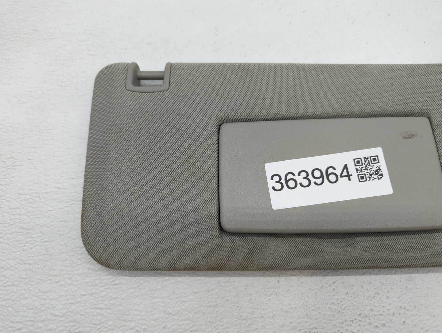 2015-2016 Chevrolet Trax Sun Visor Shade Replacement Passenger Right Mirror Fits Fits 2015 2016 OEM Used Auto Parts - Oemuse