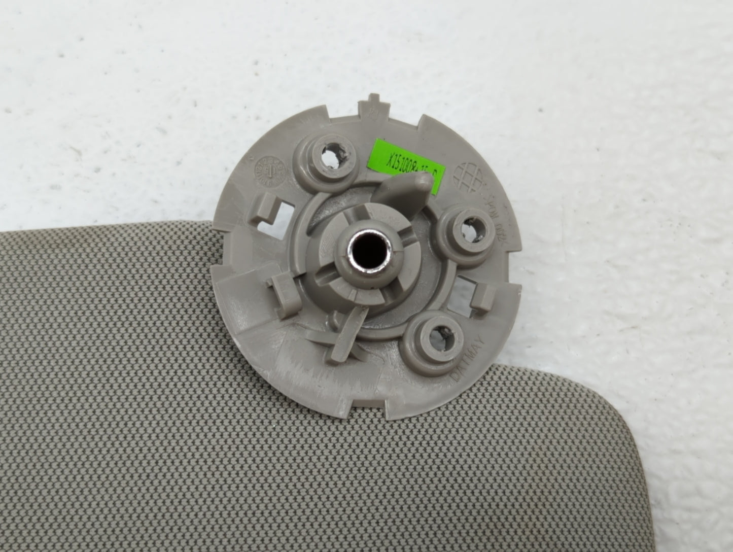 2015-2016 Chevrolet Trax Sun Visor Shade Replacement Passenger Right Mirror Fits Fits 2015 2016 OEM Used Auto Parts - Oemuse