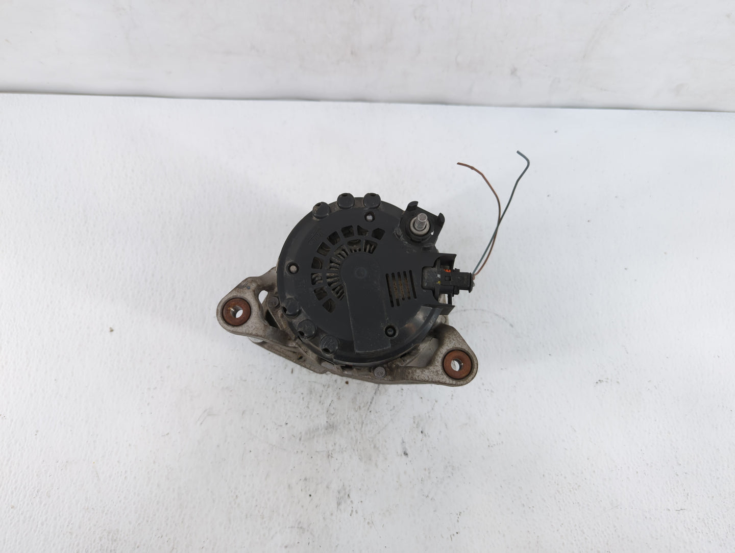 2013-2018 Chevrolet Trax Alternator Replacement Generator Charging Assembly Engine OEM P/N:13577154 13597226 Fits OEM Used A