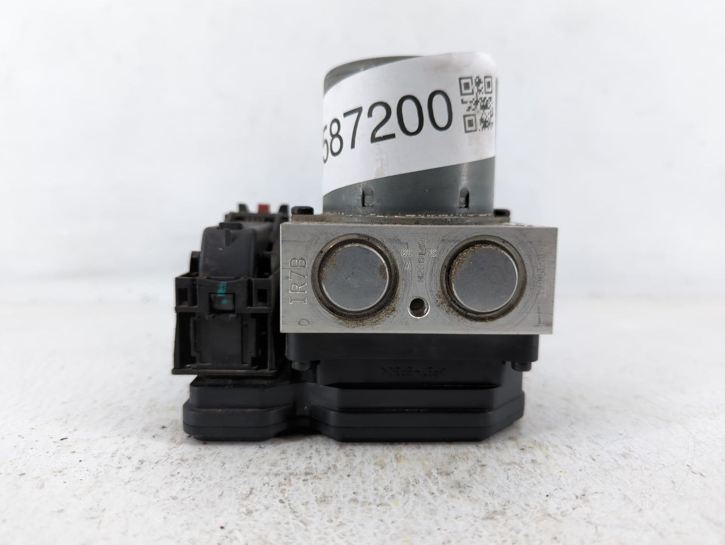 2016 Chevrolet Trax ABS Pump Control Module Replacement P/N:688250455 42403007 Fits OEM Used Auto Parts - Oemusedautoparts1.