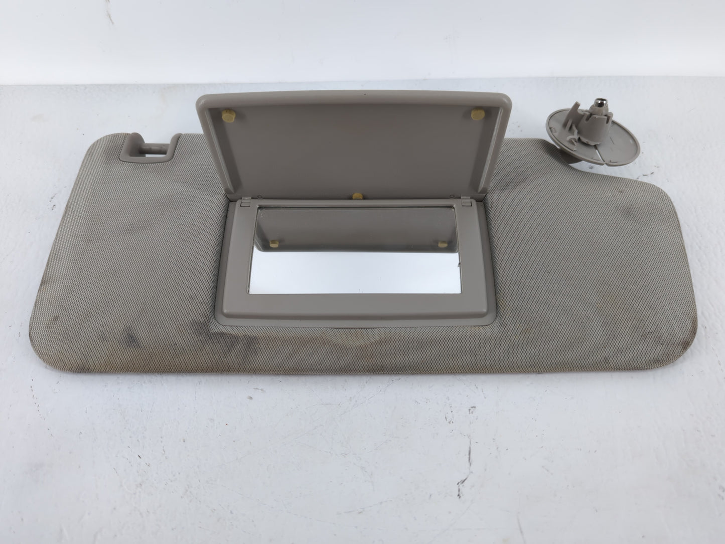 2015-2016 Chevrolet Trax Sun Visor Shade Replacement Passenger Right Mirror Fits Fits 2015 2016 OEM Used Auto Parts - Oemuse