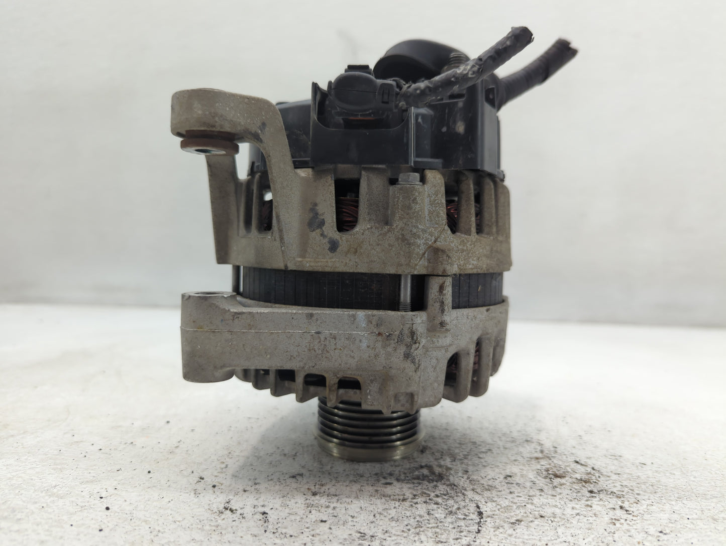 2013-2021 Chevrolet Trax Alternator Replacement Generator Charging Assembly Engine OEM P/N:13597226 Fits OEM Used Auto Parts