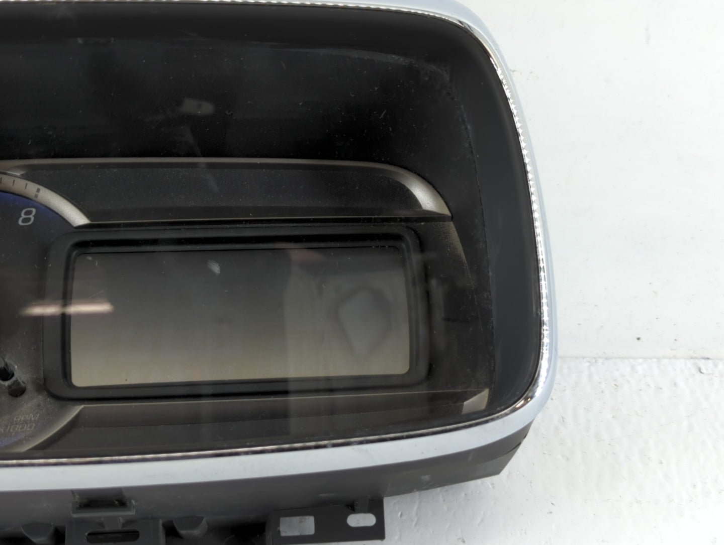 2015-2016 Chevrolet Trax Instrument Cluster Speedometer Gauges P/N:94532507 Fits Fits 2015 2016 OEM Used Auto Parts - Oemuse