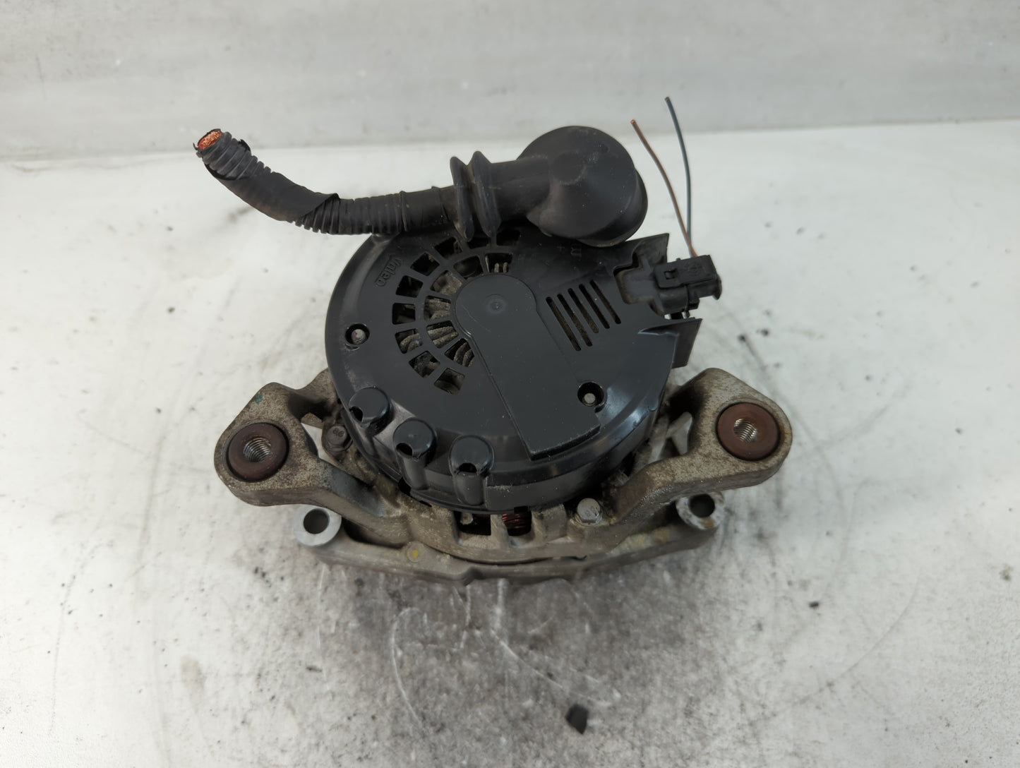 2013-2021 Chevrolet Trax Alternator Replacement Generator Charging Assembly Engine OEM P/N:13597226 Fits OEM Used Auto Parts