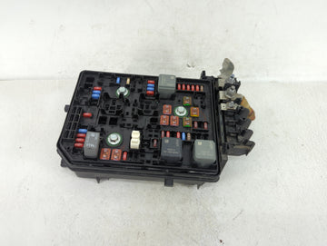 2016-2018 Chevrolet Volt Fusebox Fuse Box Panel Relay Module P/N:812461952 23301690 Fits Fits 2016 2017 2018 OEM Used Auto P
