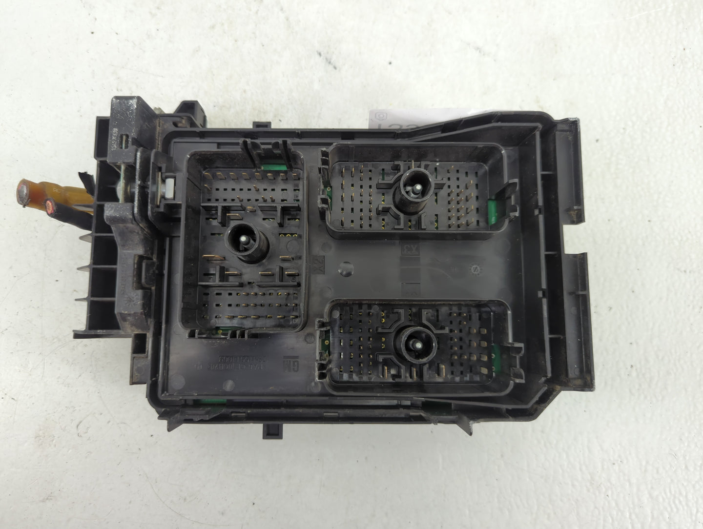 2016-2018 Chevrolet Volt Fusebox Fuse Box Panel Relay Module P/N:812461952 23301690 Fits Fits 2016 2017 2018 OEM Used Auto P