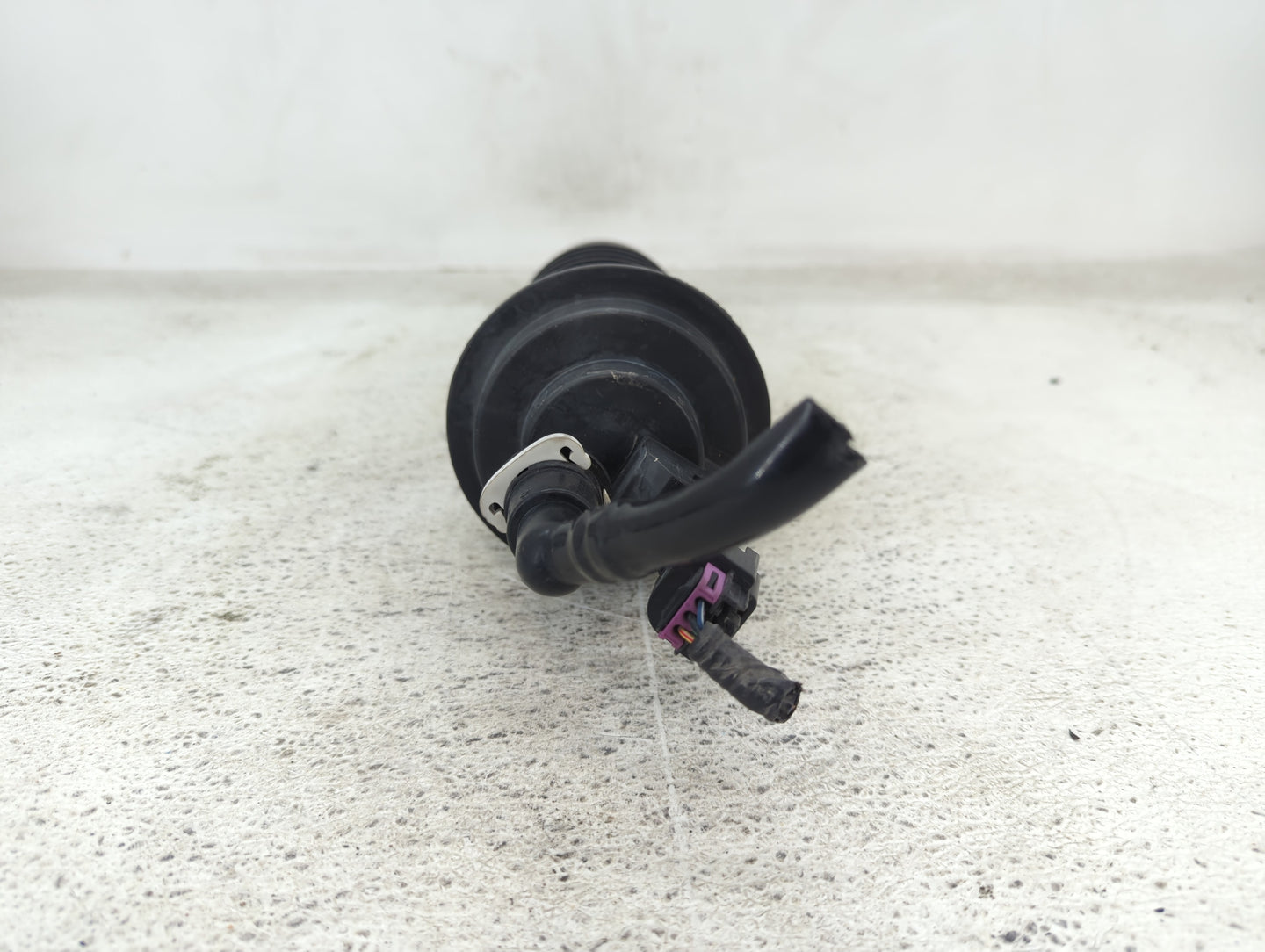 2016 Chevrolet Volt Fuel Vapor Charcoal Canister - Oemusedautoparts1.com