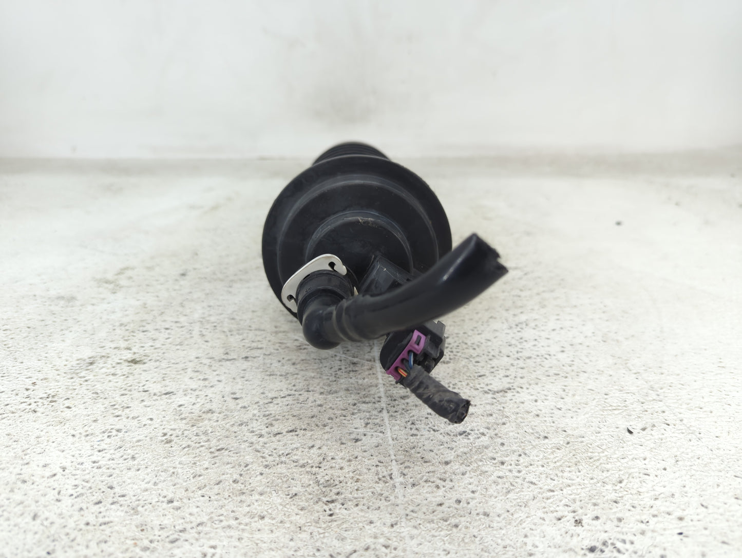 2016 Chevrolet Volt Fuel Vapor Charcoal Canister - Oemusedautoparts1.com