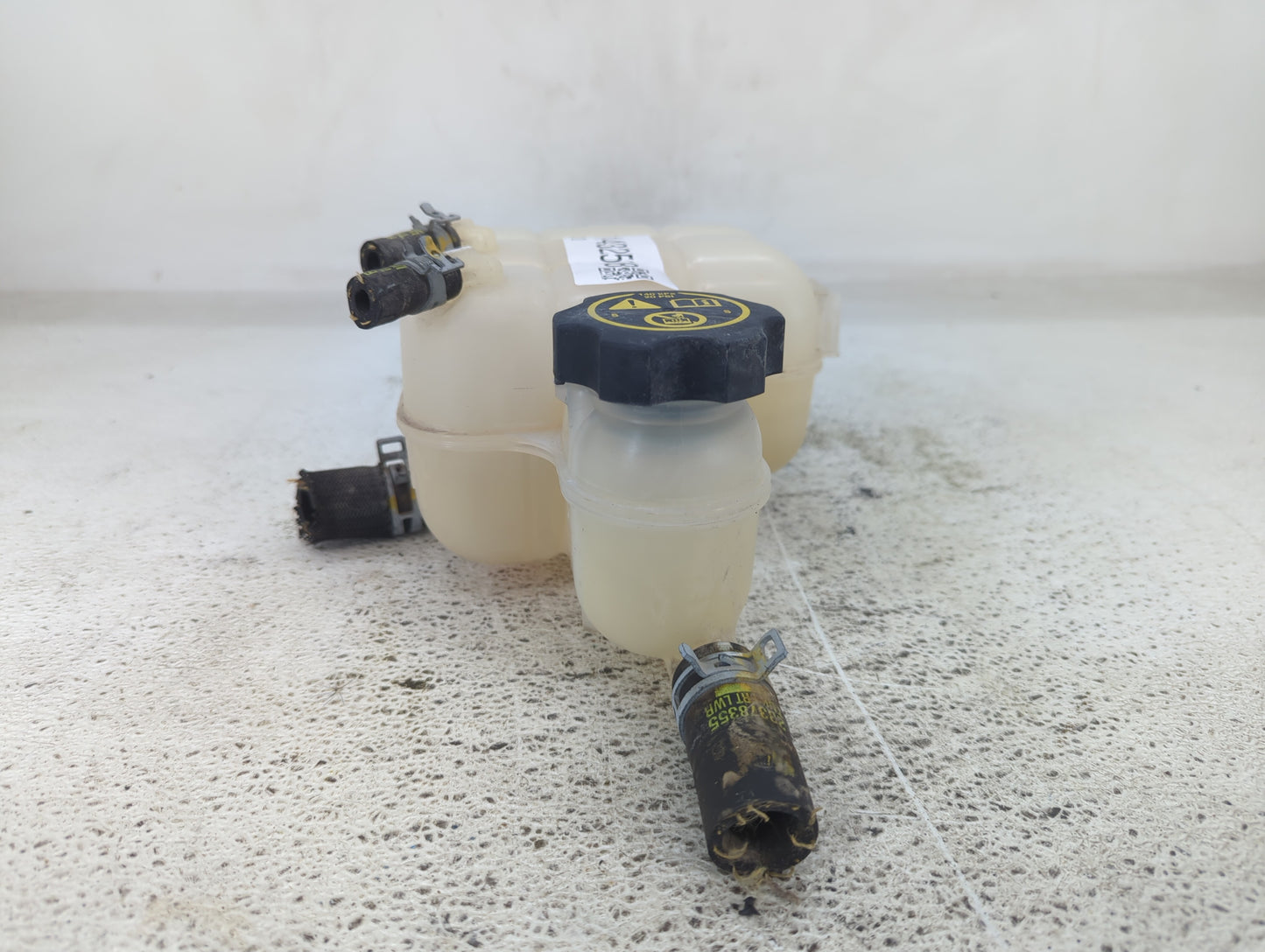 2016-2019 Chevrolet Volt Radiator Coolant Overflow Expansion Tank Bottle 1432578 - Oemusedautoparts1.com