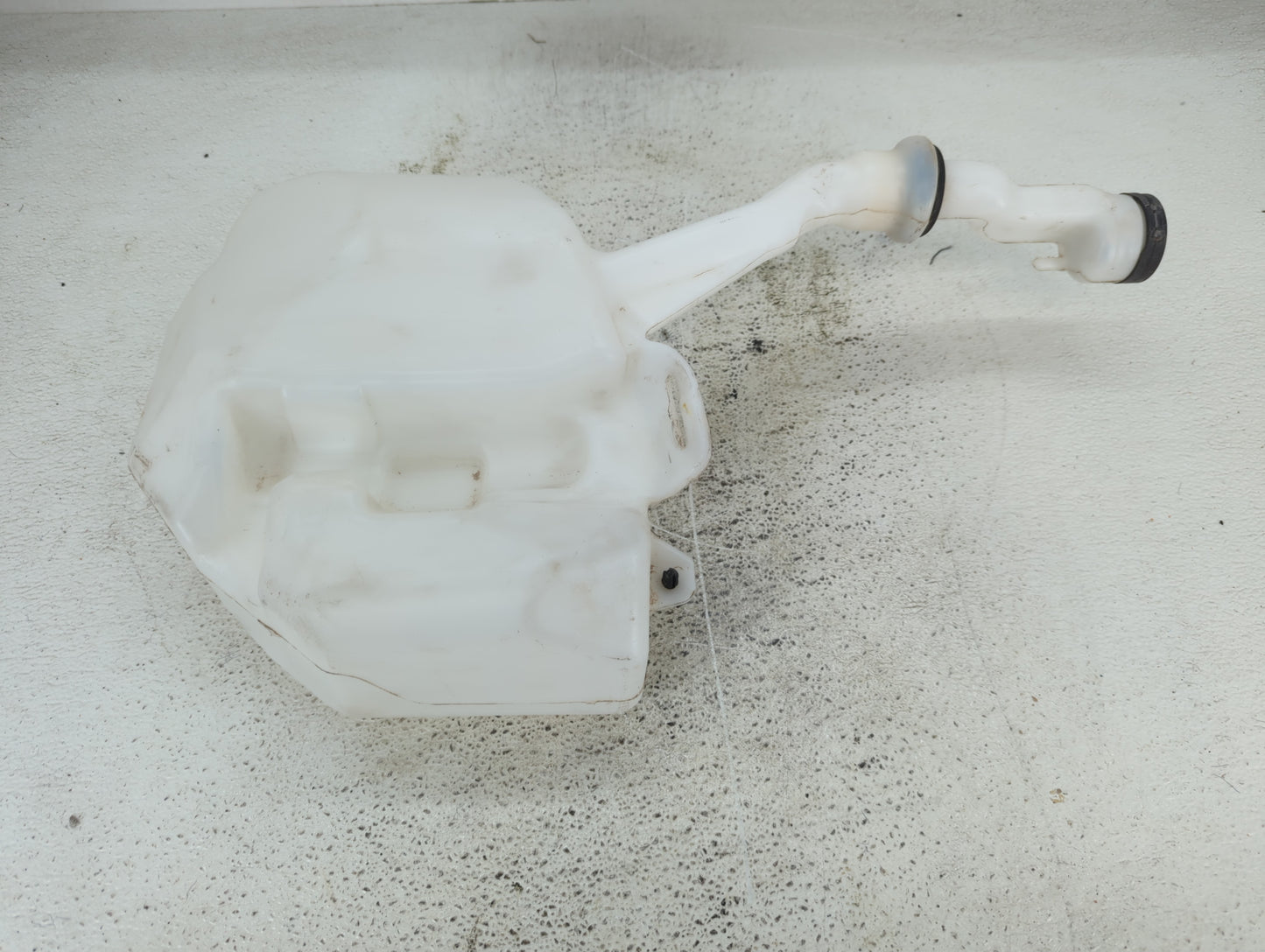 2016-2019 Chevrolet Volt Windshield Washer Fluid Reservoir Bottle Oem - Oemusedautoparts1.com
