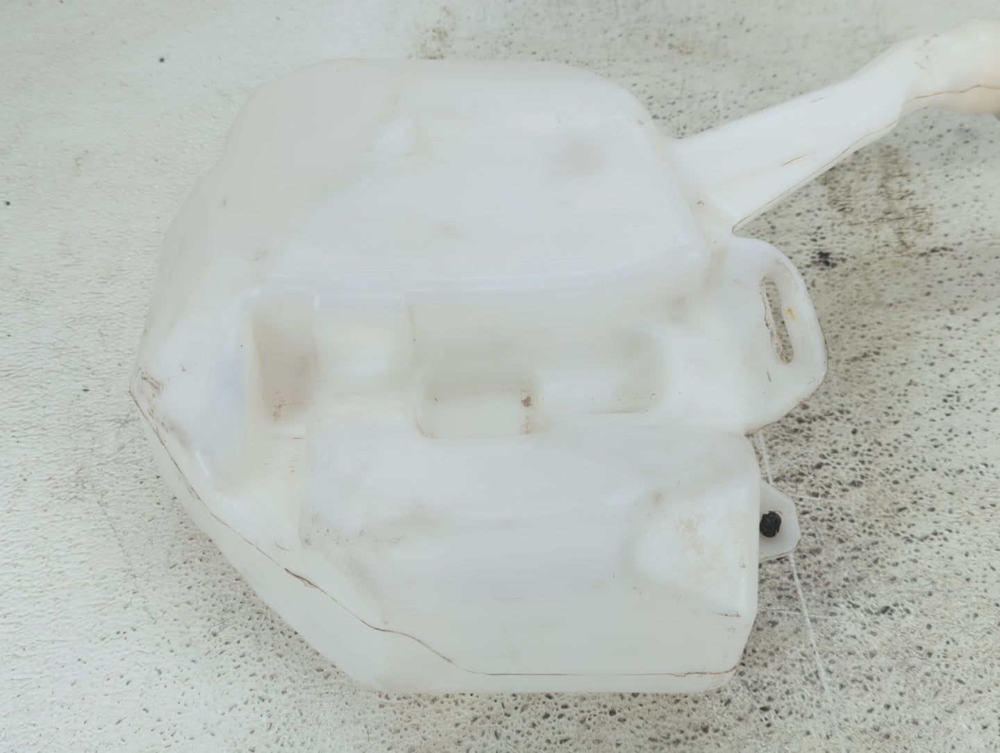 2016-2019 Chevrolet Volt Windshield Washer Fluid Reservoir Bottle Oem - Oemusedautoparts1.com