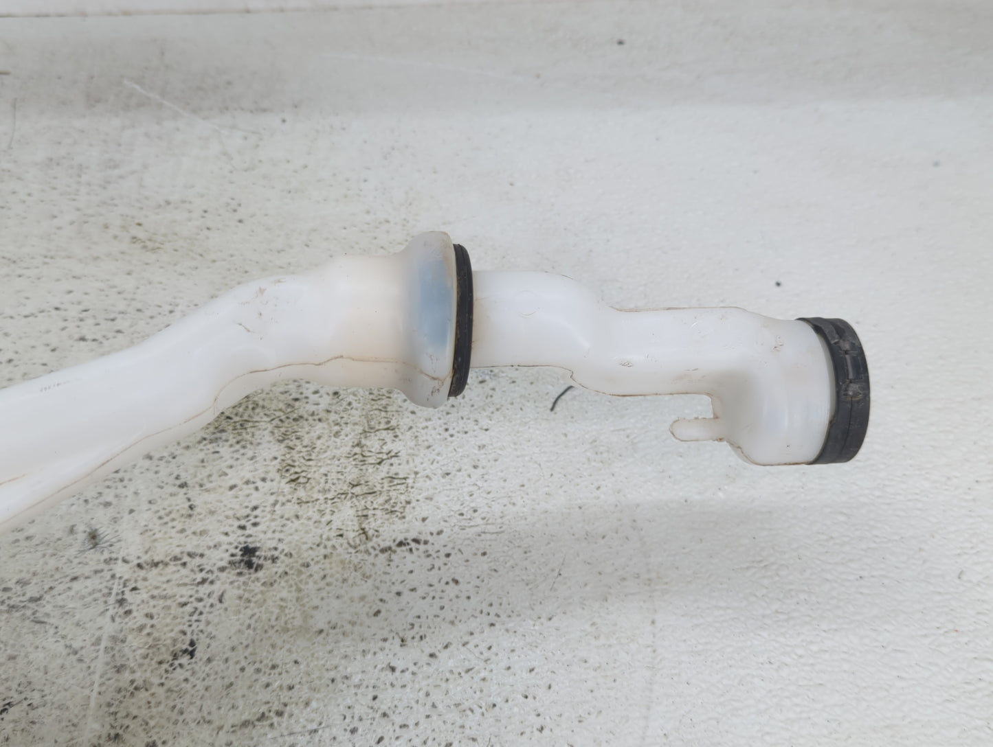 2016-2019 Chevrolet Volt Windshield Washer Fluid Reservoir Bottle Oem - Oemusedautoparts1.com