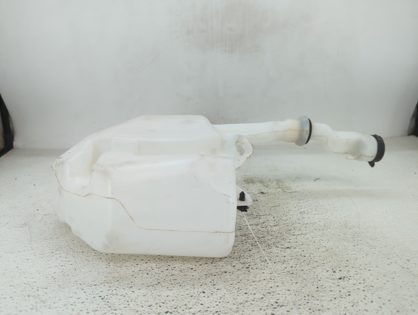 2016-2019 Chevrolet Volt Windshield Washer Fluid Reservoir Bottle Oem - Oemusedautoparts1.com
