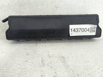 2016 Chevrolet Volt Air Bag Passenger Right Knee OEM P/N:29284611 13481292, 22823445, T6T10B602, 0589-P1-00053 Fits OEM Used