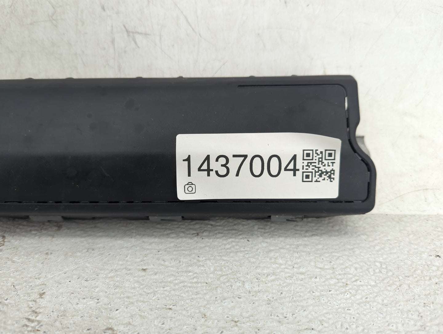 2016 Chevrolet Volt Air Bag Passenger Right Knee OEM P/N:29284611 13481292, 22823445, T6T10B602, 0589-P1-00053 Fits OEM Used