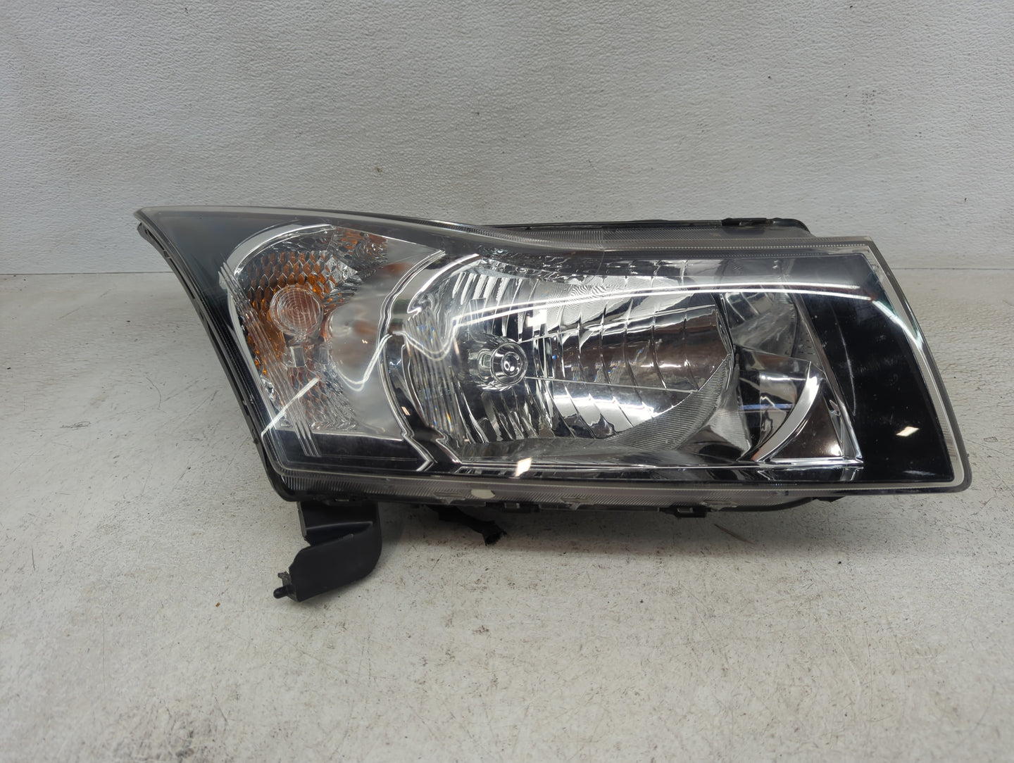 Chevrolet Cruze Cruze Passenger Right Oem Head Light Headlight Lamp - Oemusedautoparts1.com
